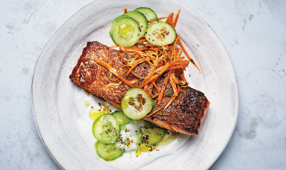salmon-with-cucumber-yogurt-sauce-and-carrot-salad-food-lovers-cleanse-940x560